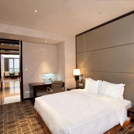 Crowne Plaza Shanghai Jinxiu, An Ihg Hotel Экстерьер фото