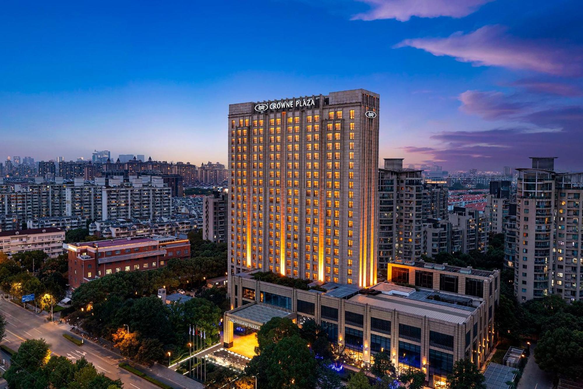 Crowne Plaza Shanghai Jinxiu, An Ihg Hotel Экстерьер фото