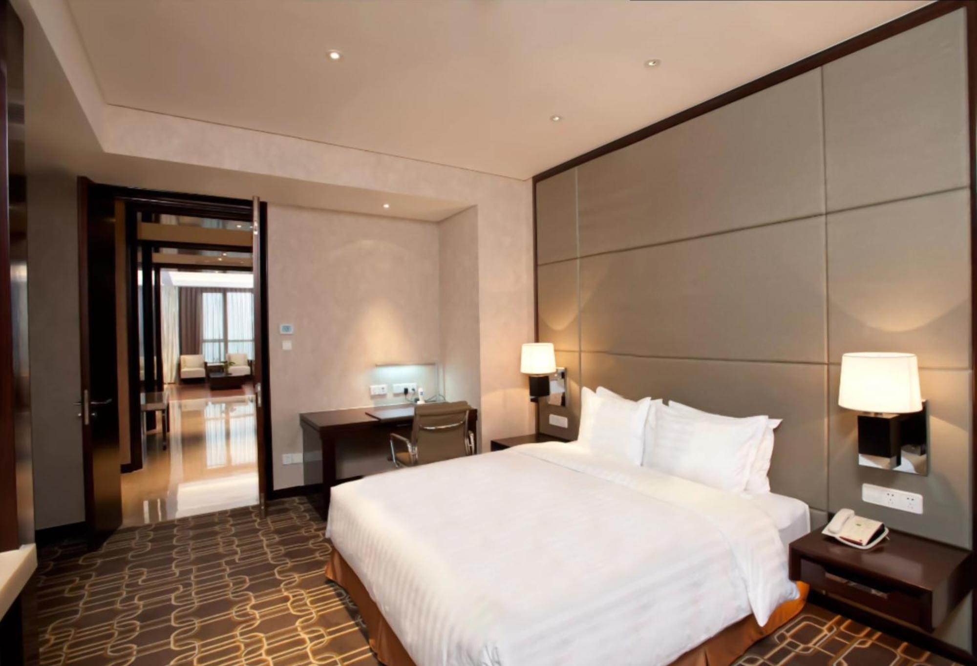 Crowne Plaza Shanghai Jinxiu, An Ihg Hotel Экстерьер фото