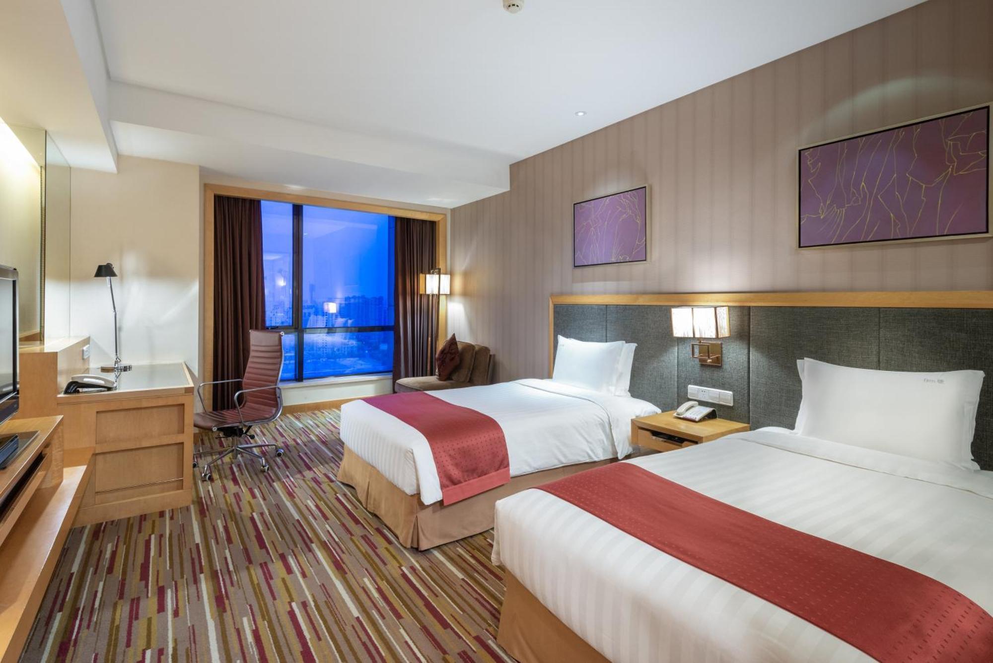 Crowne Plaza Shanghai Jinxiu, An Ihg Hotel Экстерьер фото