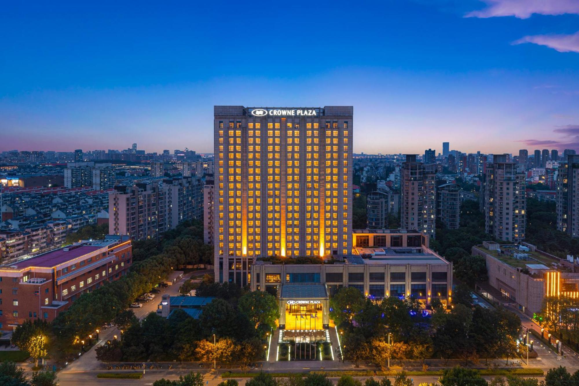 Crowne Plaza Shanghai Jinxiu, An Ihg Hotel Экстерьер фото